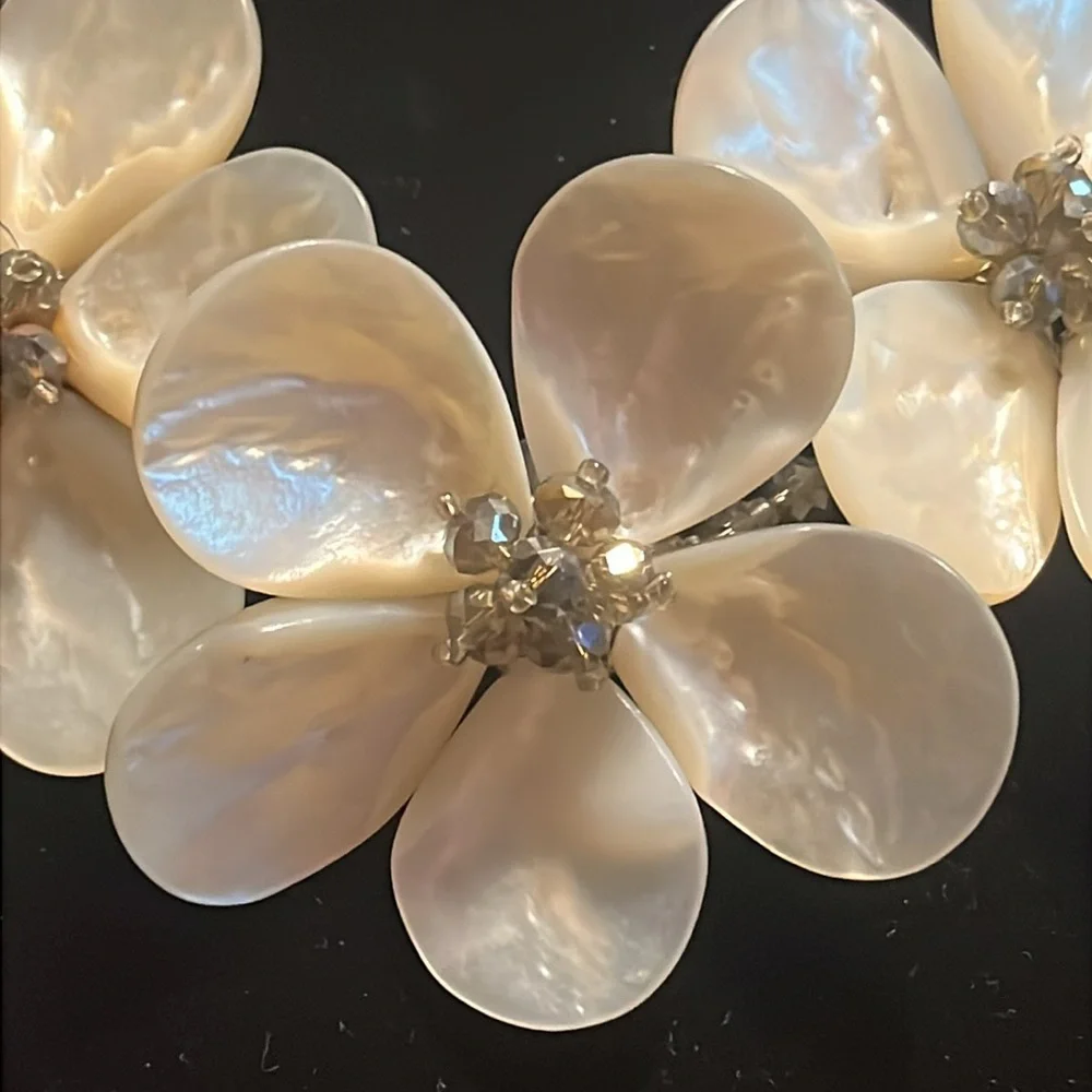 Babylonian Shell & AB crystals necklace - Picture 3 of 9